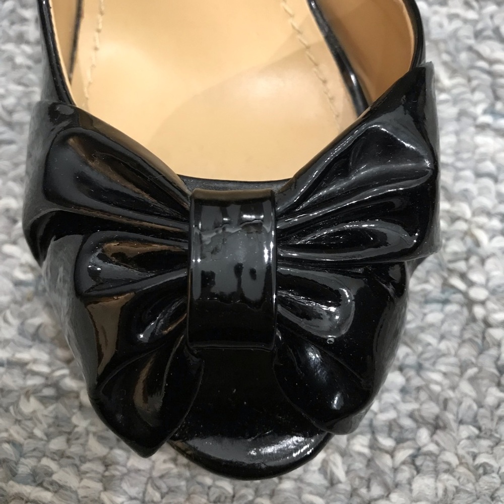 Black Leather (glossy/shiny) Bow Peep Toe Heels/Pumps by Nine West